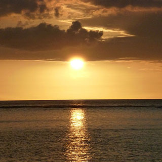 Une vue imprenable sur un coucher de soleil mauricien