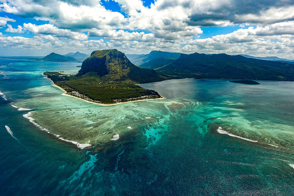 Underwater Waterfall - Le Morne Brabant Mauritius