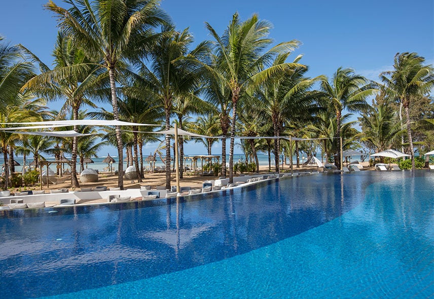 C Beach Club Pool Mauritius - Heritage Resorts & Golf