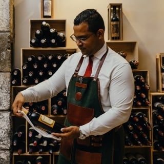 Wine tasting guided by an expert sommelier