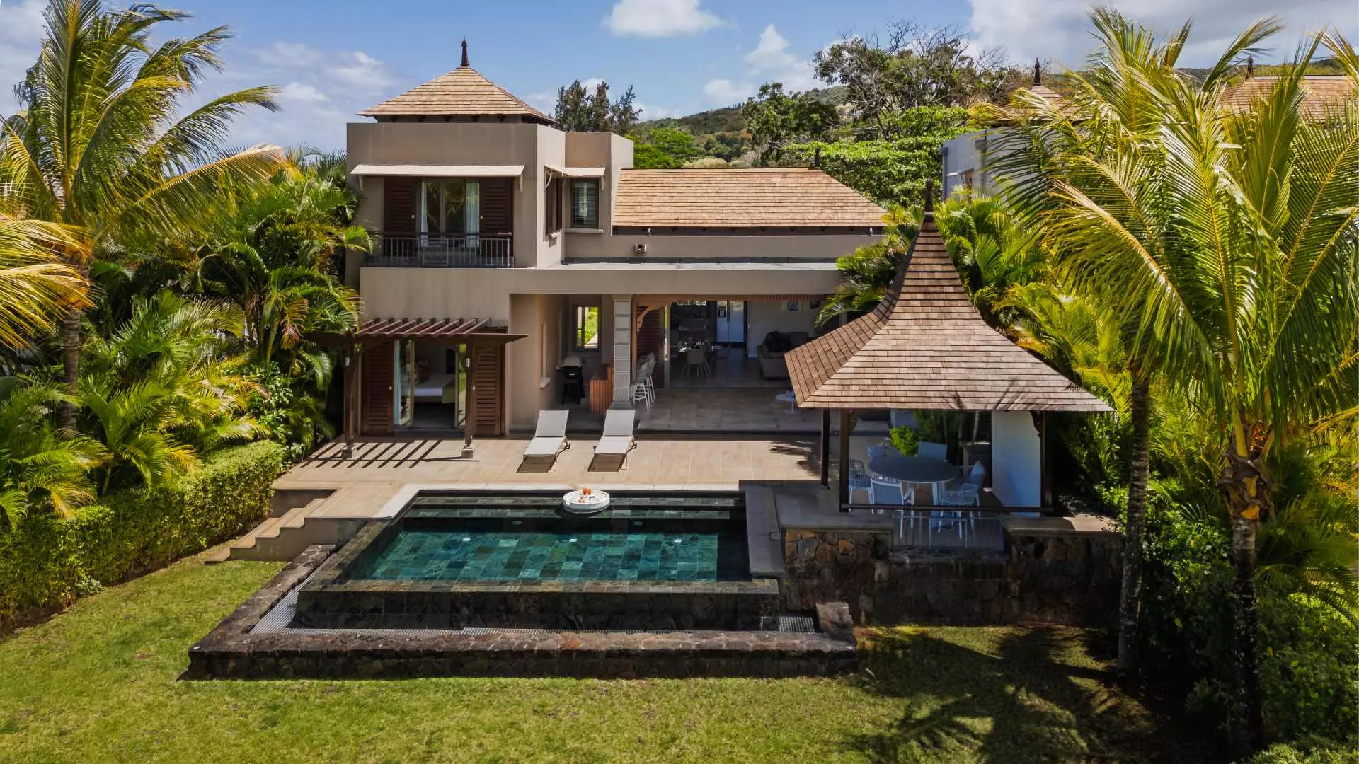 Modern 3 bedroom villa exterior with private swimming pool