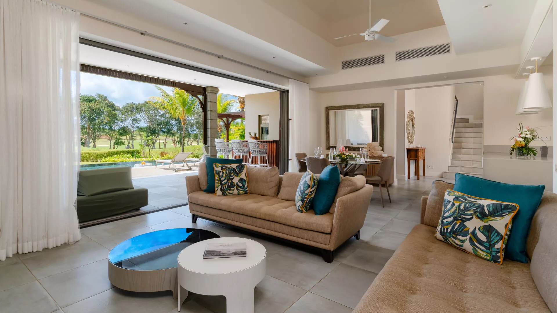 Spacious and luxurious living room in a 3 bedroom villa with modern deco