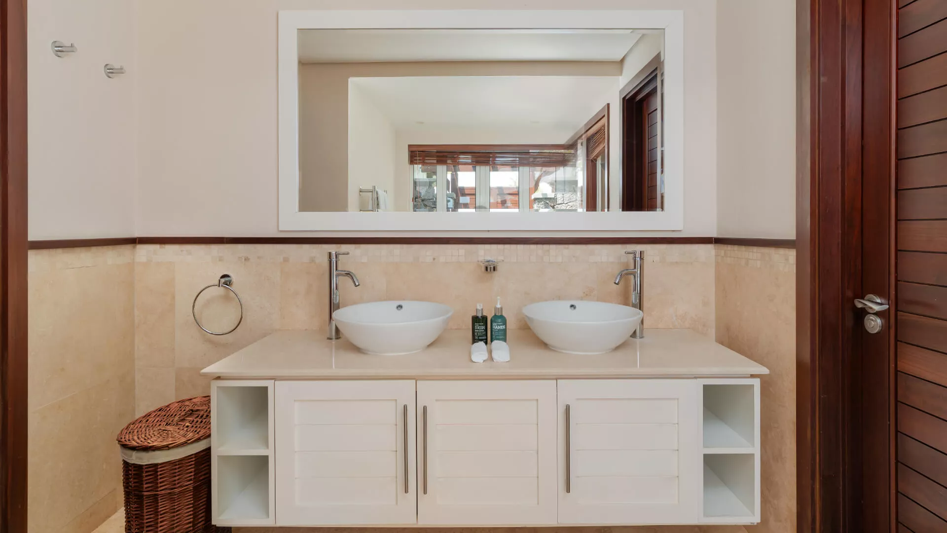 Luxury bathroom suite in a 4-bedroom villa