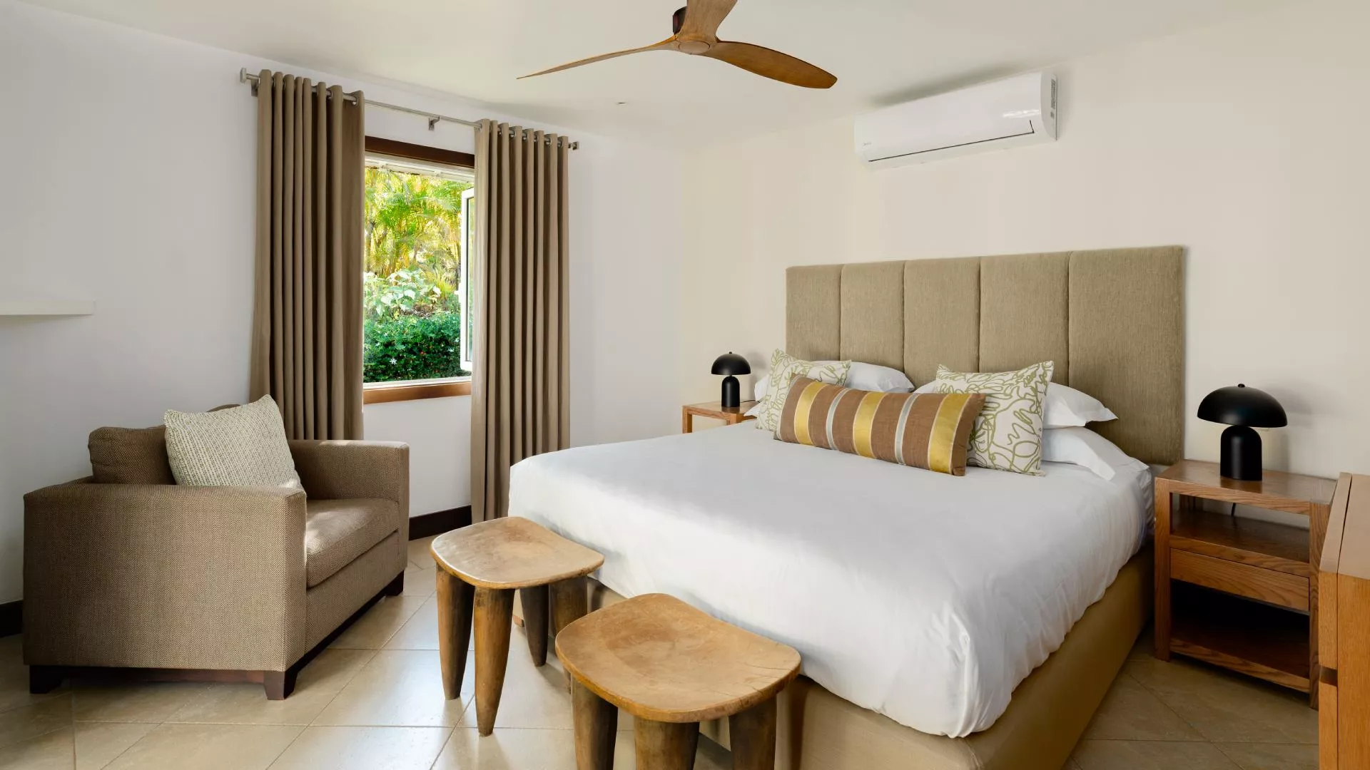 Side view of a bedroom in a luxury 4-bedroom villa