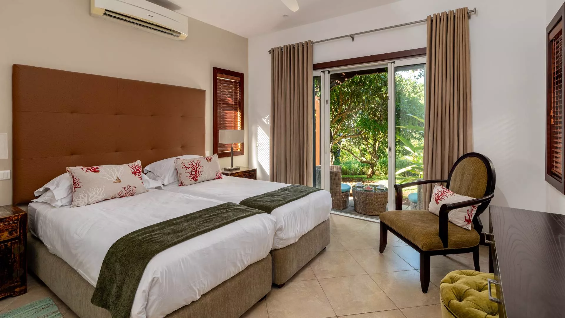 Overview of the ground floor in a luxury 4-bedroom villa