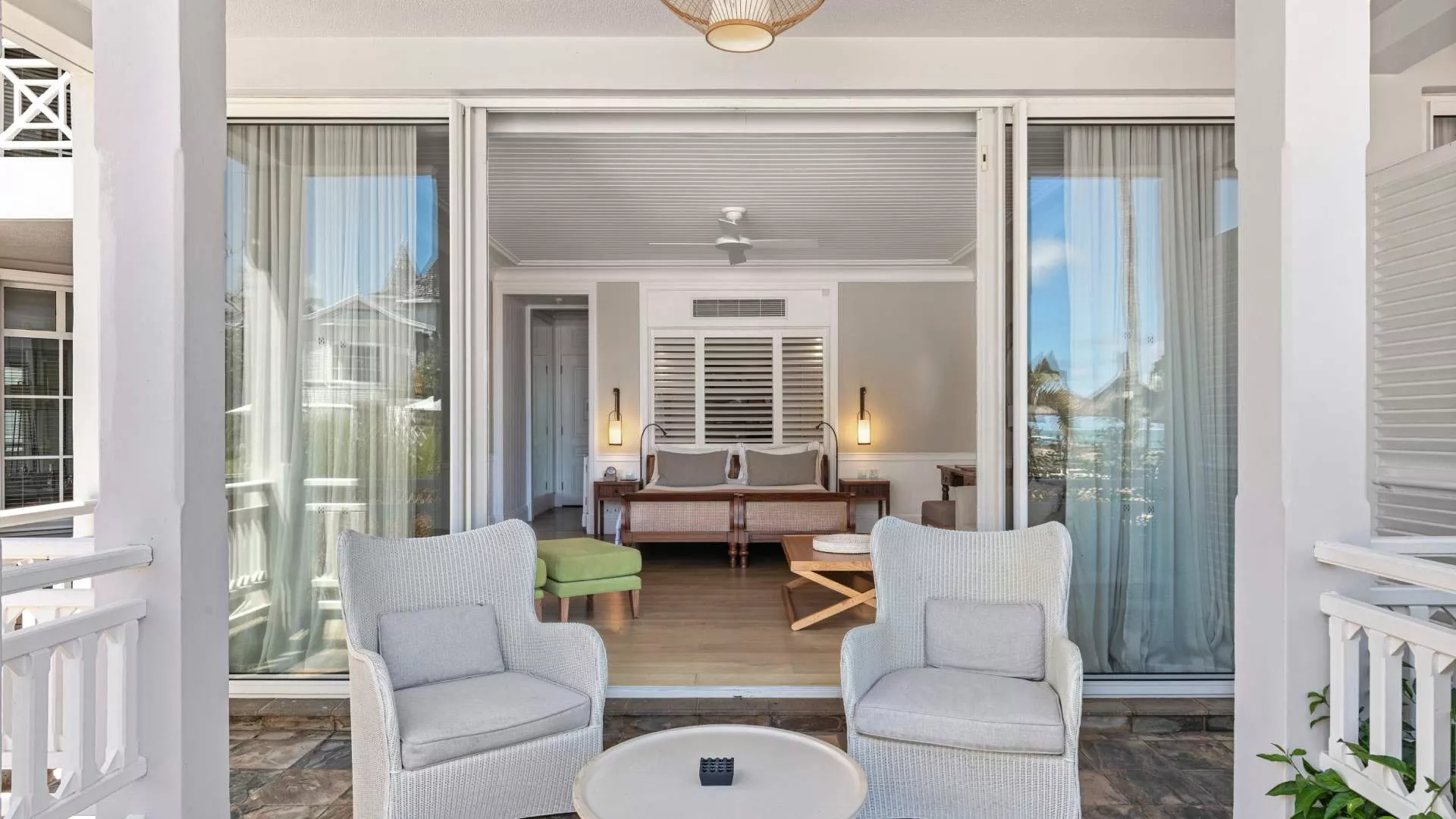 chambre deluxe avec vue sur la mer réservée aux adultes et terrasse ouverte heritage le telfair maurice
