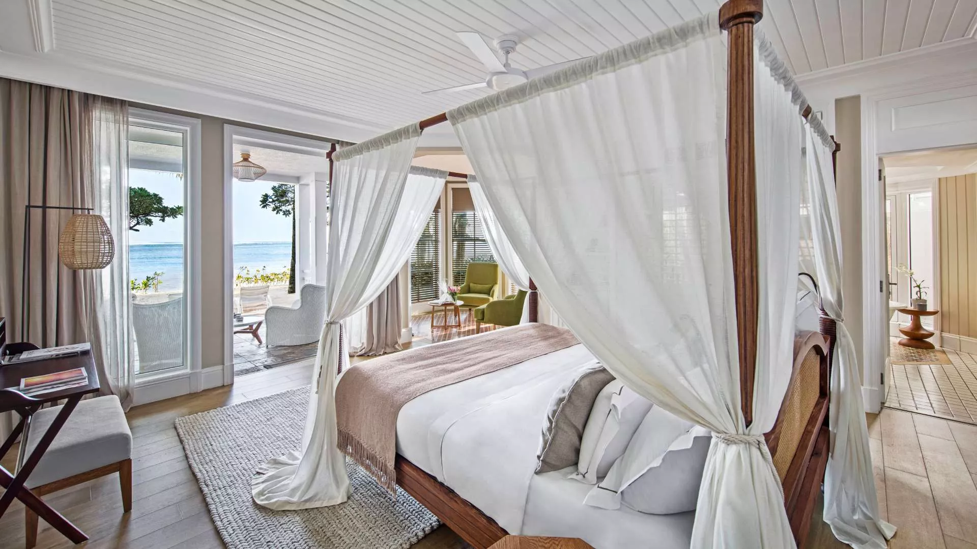 chambre junior en bord de mer avec vue imprenable sur la mer à heritage le telfair maurice