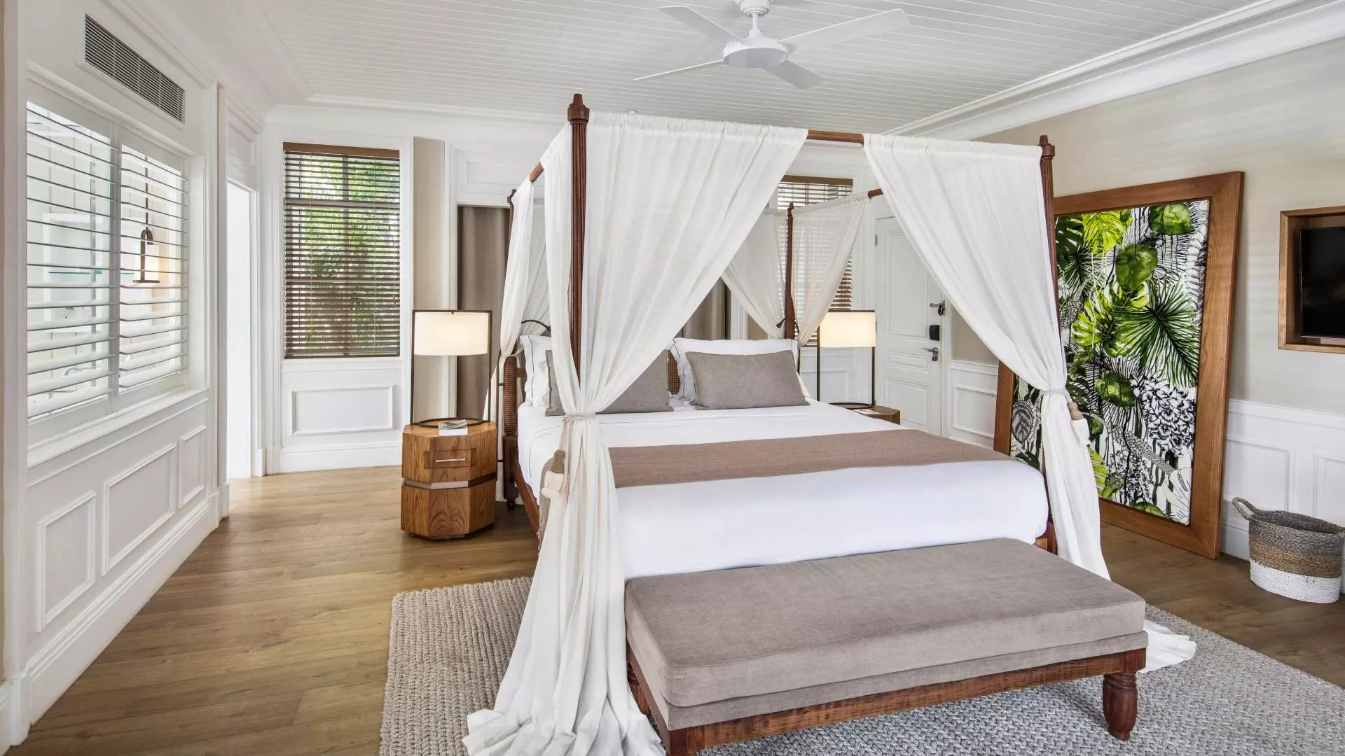 junior bedroom ground floor with garden view at heritage le telfair