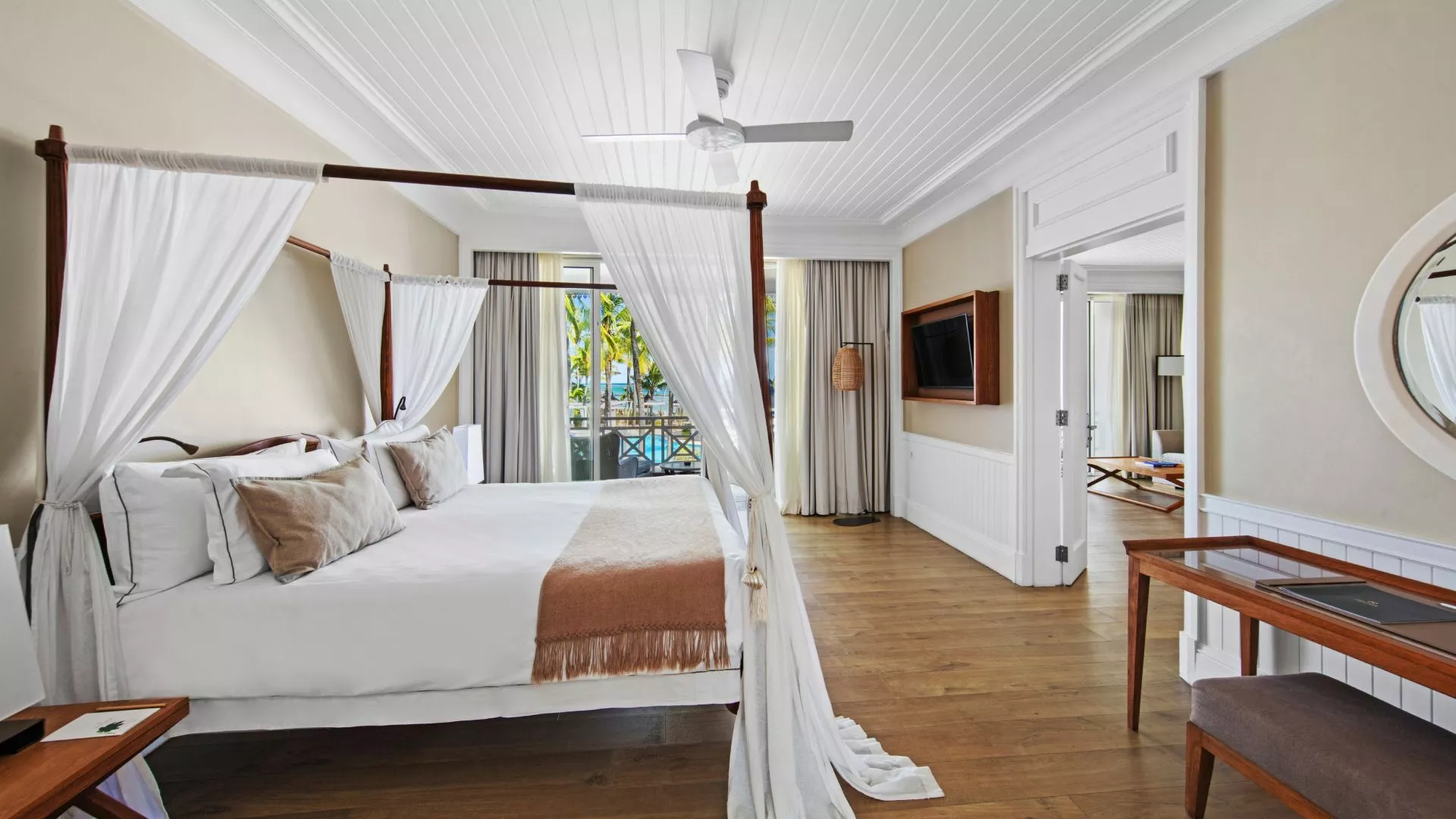 senior suite bedroom with sea view on upper floor