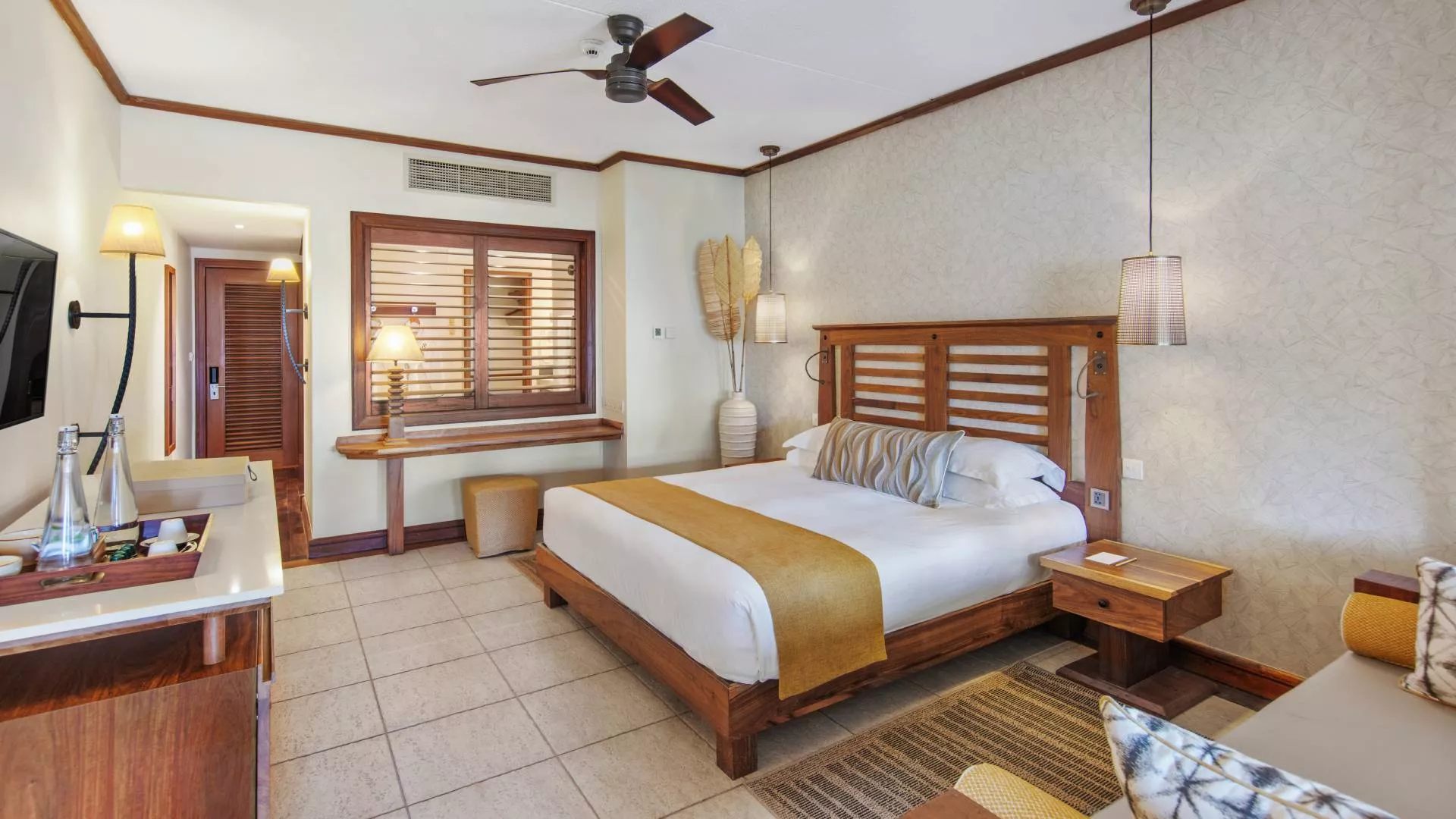 deluxe beach view accommodation with modern amenities and ensuite