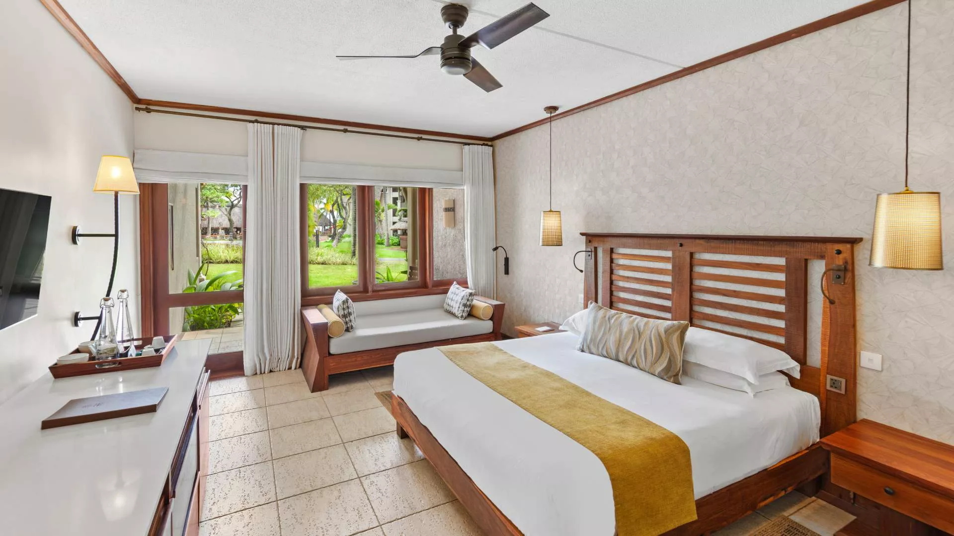 chambre deluxe spacieuse avec vue sur le jardin