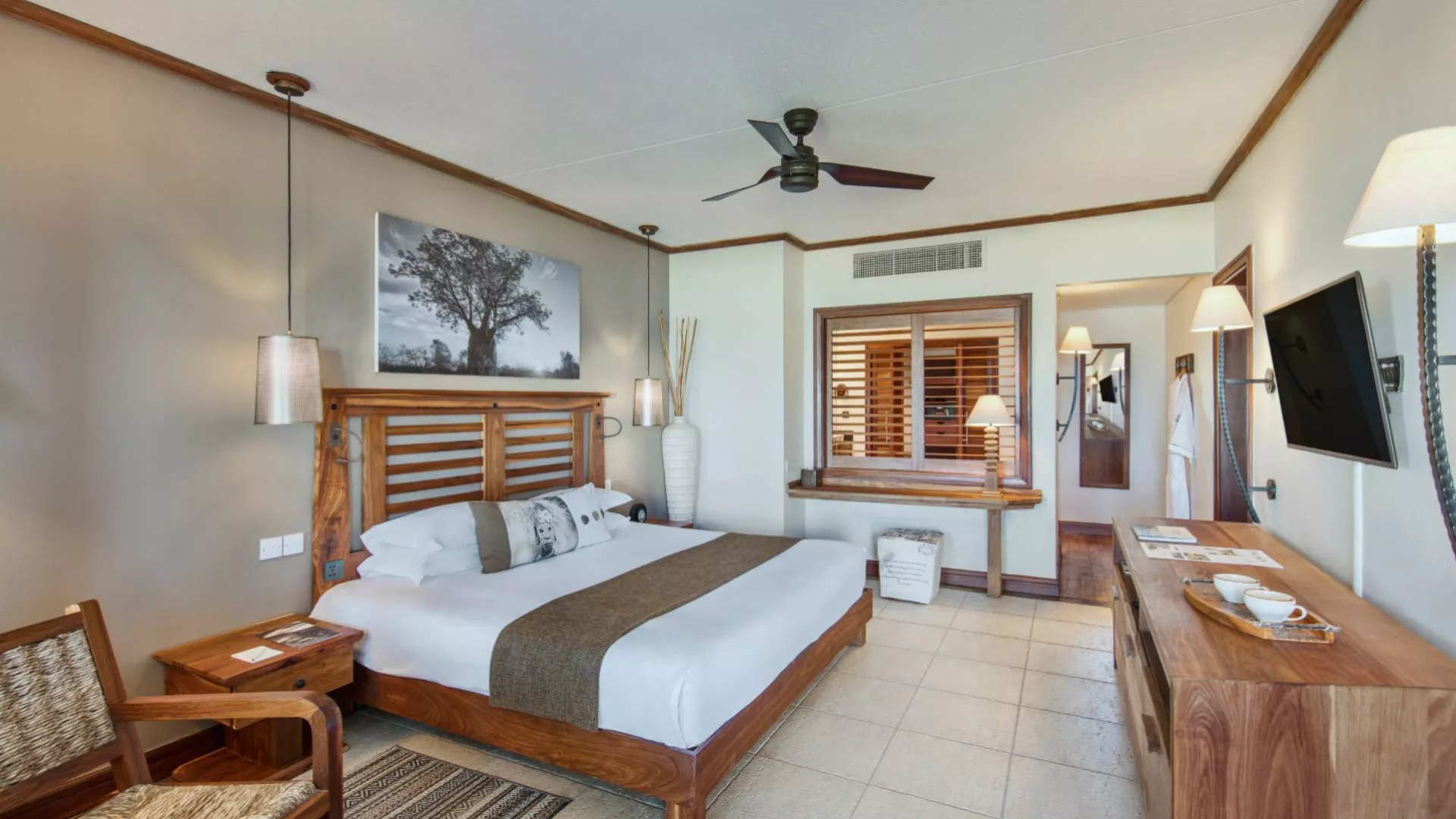 senior suite with ensuite bathroom 