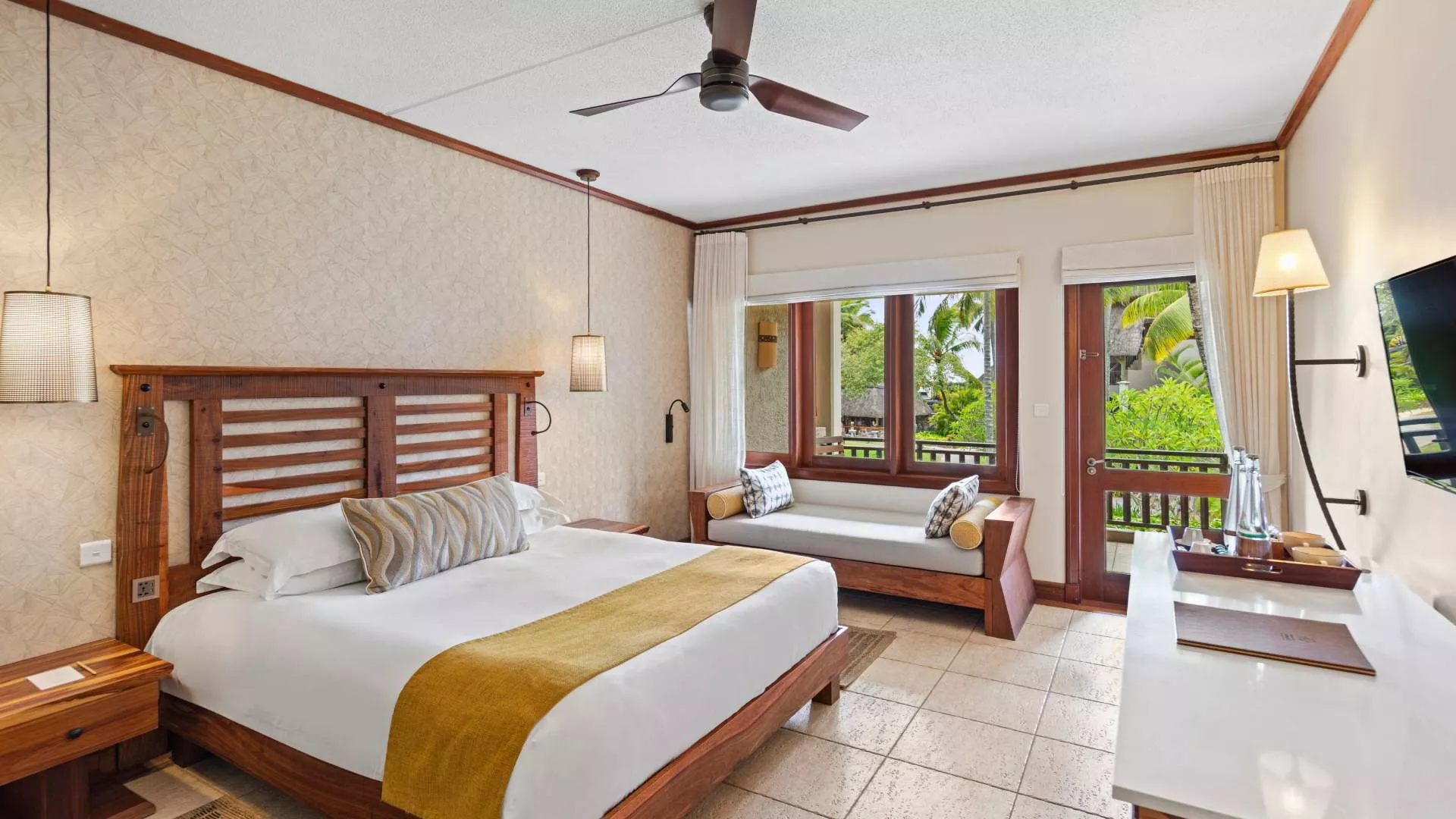  deluxe hébergement avec vue sur le jardin et balcon privé