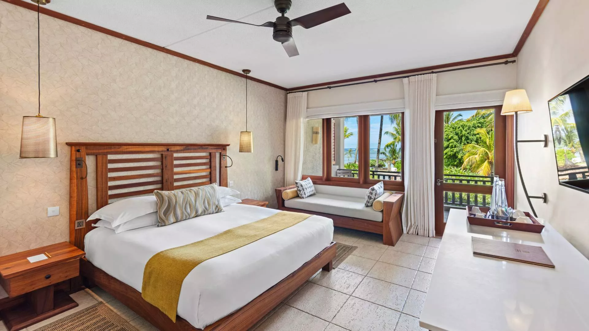 deluxe sea view room with private balcony