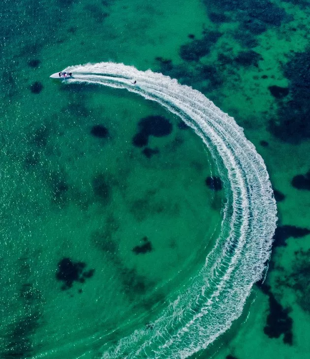 speed boat en mer mauritius