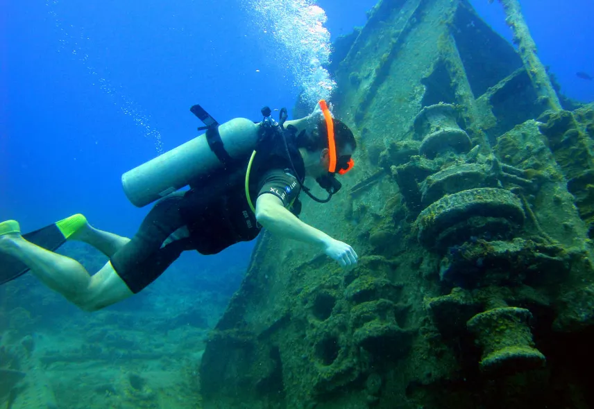 Stella maru wreck diving in Mauritius