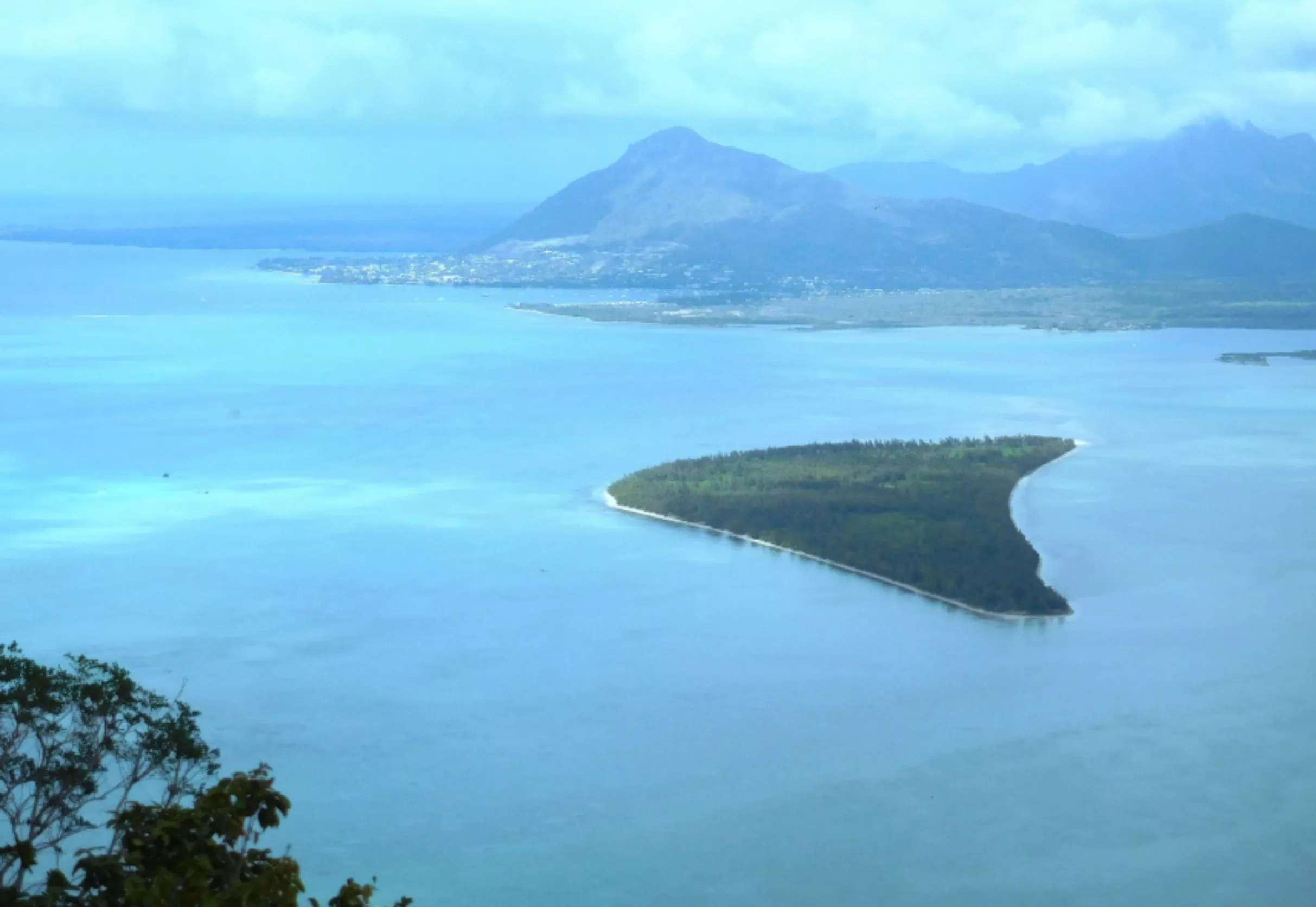 Exclusive full day yacht cruise to l'ile aux benitiers