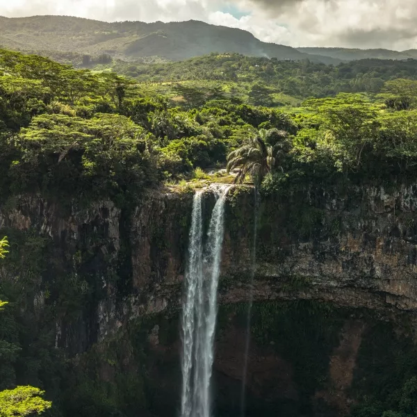 a majestic view over the waterfall of le chamarel
