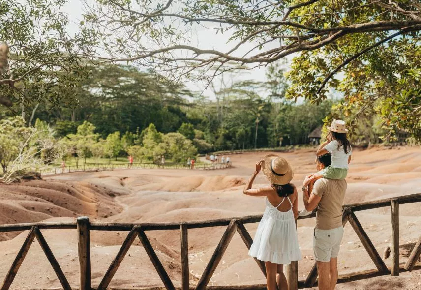 Family exploring the Seven Colored Earths Geopark