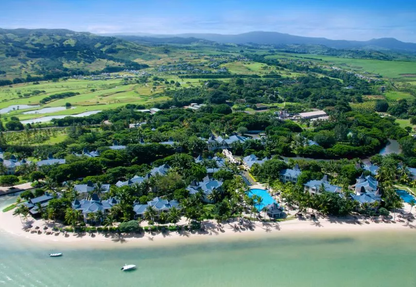 vue aérienne des heritage resorts et du lagon bleu