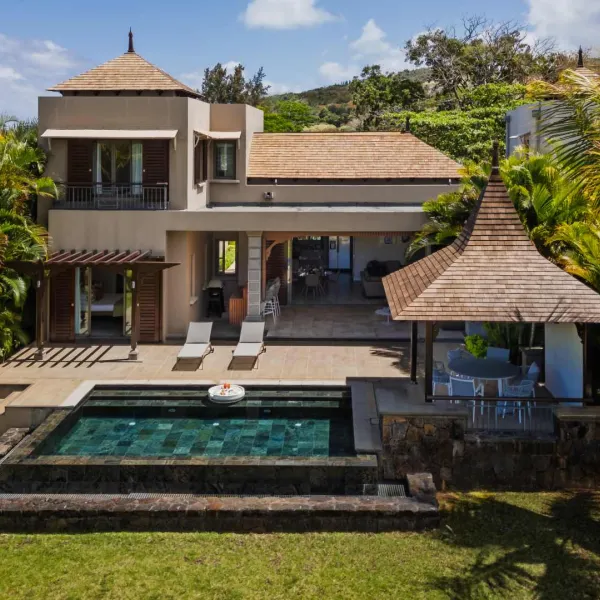 Modern 3 bedroom villa exterior with private swimming pool