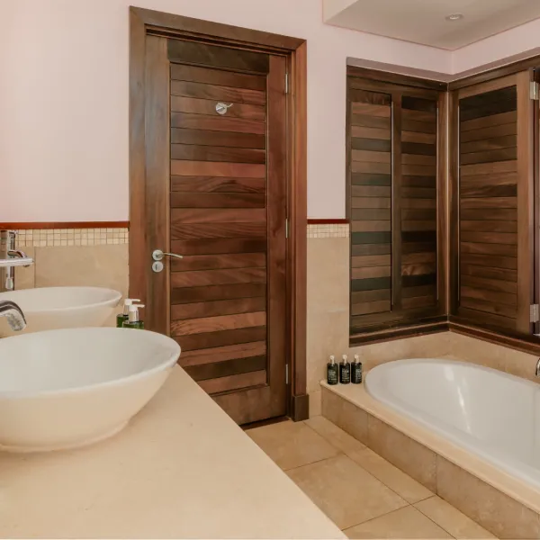 Modern bathroom in a luxury 4-bedroom villa