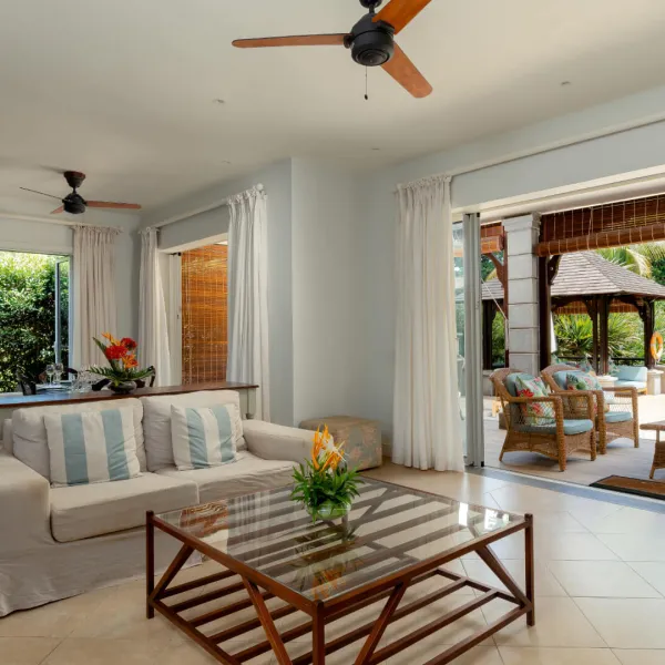 villa bois dentelle living area with poolview