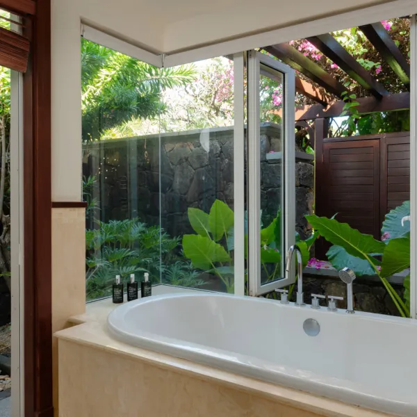 villa trochetia bathroom 