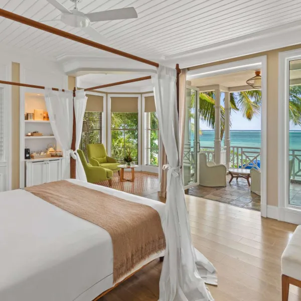 junior beachfront bedroom upper floor with panoramic sea view at heritage le telfair