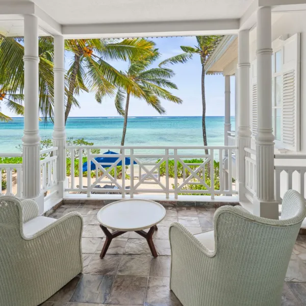 junior beachfront room with ocean facing balcony at heritage le telfair