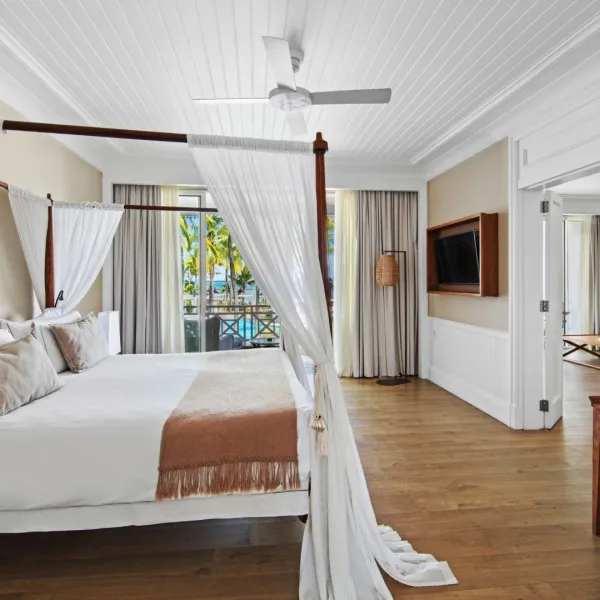 senior suite bedroom with sea view on upper floor