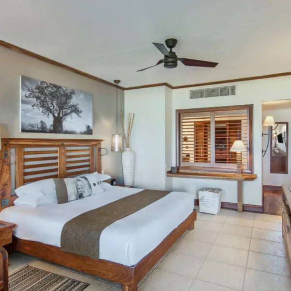 senior suite with ensuite bathroom 