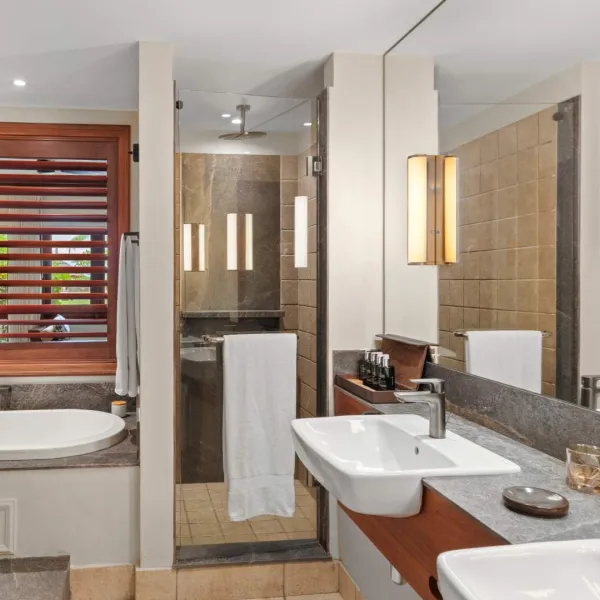 deluxe sea view room with ensuite bathroom