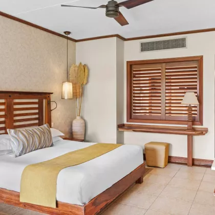 deluxe garden view room with ensuite bathroom