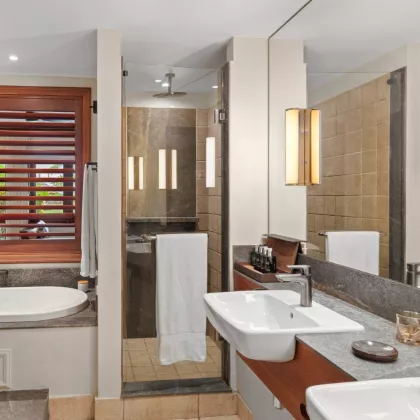 deluxe sea view room with ensuite bathroom