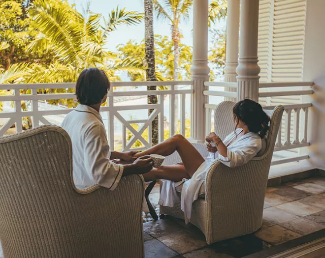 Se relaxer en chambre hotel avec vue sur lagon et mer - Heritage Resorts Ile Maurice
