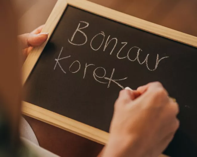 blackboard depicting language creole mauricien