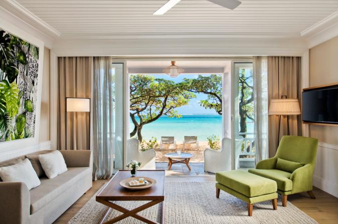 Deluxe Beachfront Suite