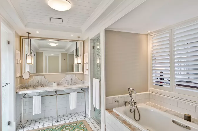 Deluxe Seaview Suite