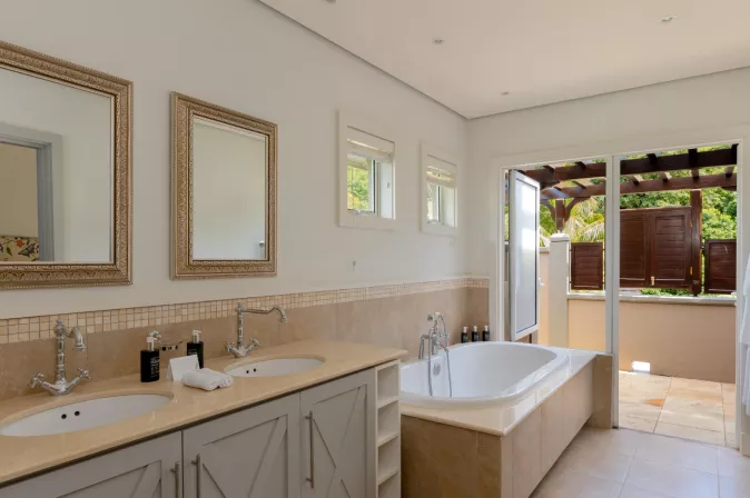 villa bois dentelle with spacious bathroom